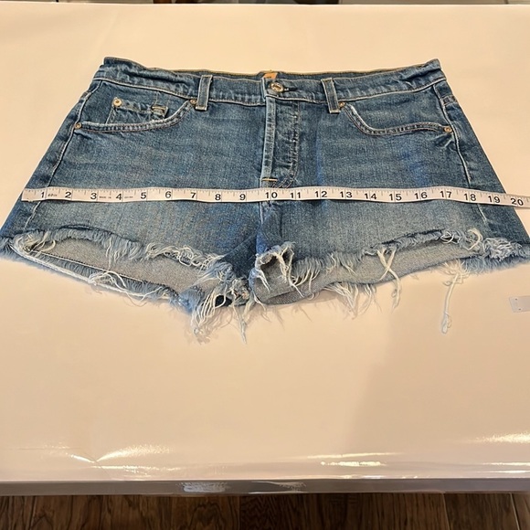 7 For All Mankind Cutoff Shorts Size 28 - Picture 5 of 16